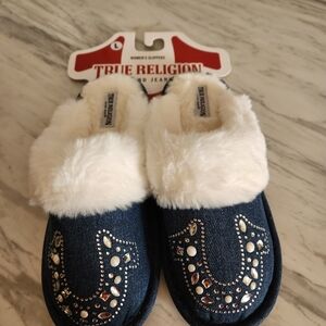 Sold Women True Religion Denim Slippers with White Fur Trim